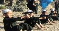 صغار المسلمين في فيديو عن 